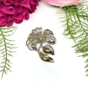 VINTAGE⚜️Dogwood Flower Silver & Gold Brooch - JAN MADSEN